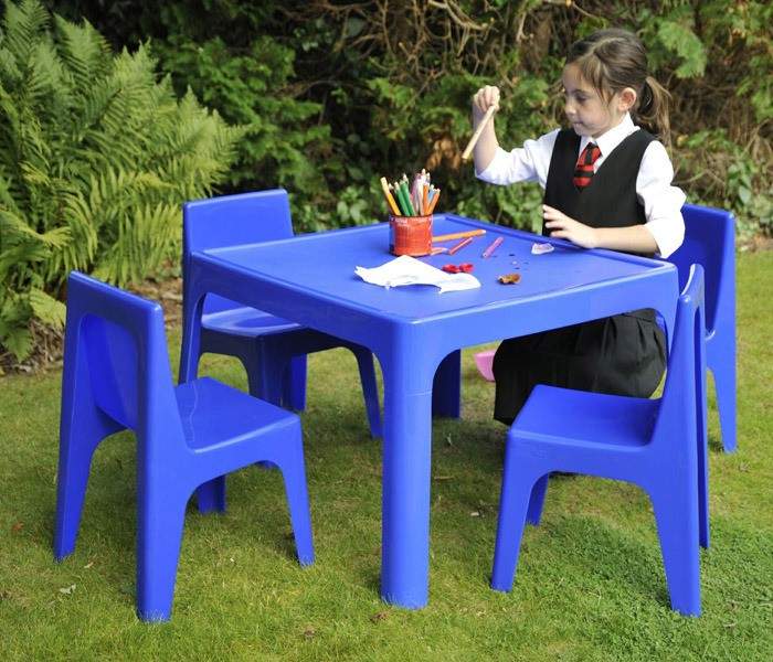 قیمت انواع میز پلاستیکی