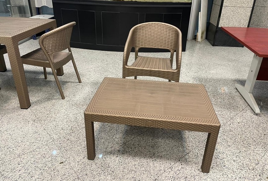 صندلی پلاستیکی