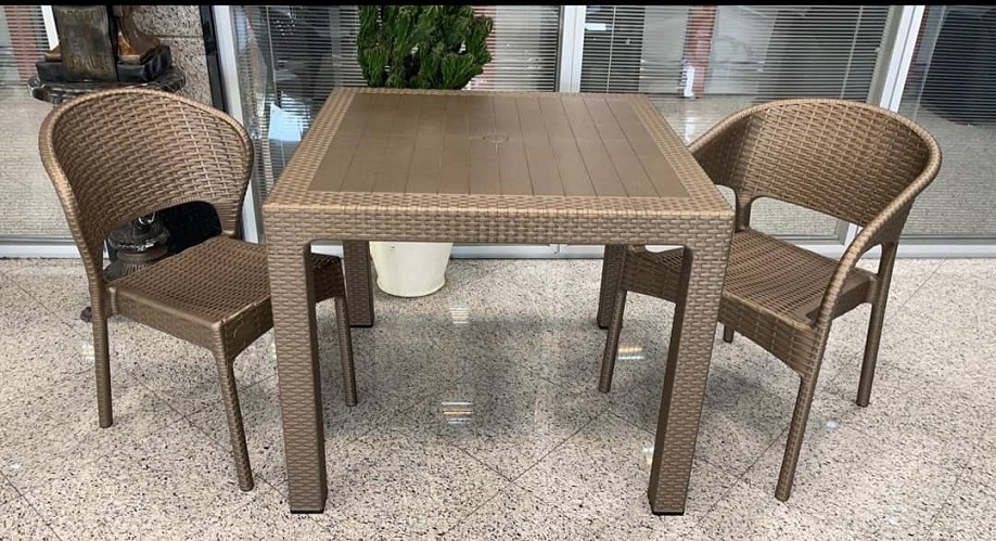 صندلی پلاستیکی