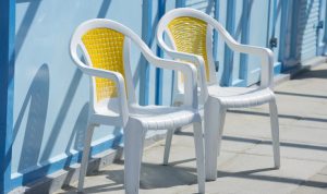 آشنایی با ویژگی های صندلی پلاستیکی ساده