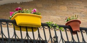 فروش عمده گلدان پلاستیکی نرده ای ترب