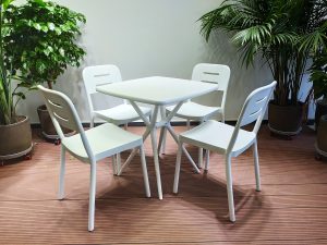 ویژگی های منحصر به فرد میز صندلی پلاستیکی